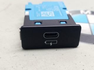 разъем AUX / USB BMW X7 G07 [рестайлинг] 2023, 3.0 л., B58 B30 A, бензин, 475, 5A84164