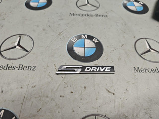 эмблема BMW X1 E84 [рестайлинг] 2015, 2.0 л., бензин