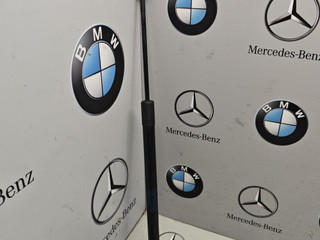 амортизатор крышки багажника (3-5 двери) BMW 2 серия Active Tourer F45 2015, 1.5 л., B38 A15 A, бензин, 7300791