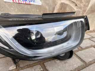 фара правая BMW i3 L01 2014, 7398522