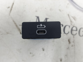 разъем AUX / USB BMW X5 M F95 [рестайлинг] 2023, 4.4 л., бензин, 416, 5A84164