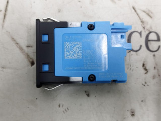 разъем AUX / USB