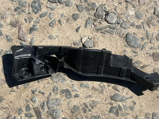 крепление ( кронштейн ) крыла BMW i3 L01 2015, 7368158