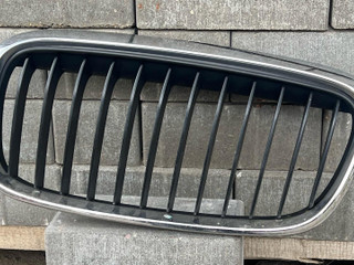 решетка радиатора BMW 2 серия Active Tourer F45 2015, 2.0 л., бензин, 7300543