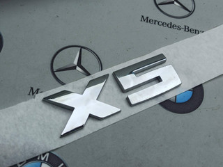 эмблема BMW X5 G05 [рестайлинг] 2023, 4.4 л., S68B44A, бензин, c4p