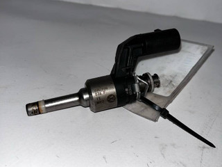форсунка Volkswagen Golf 5 поколение (2003 - 2009), 1.4 л., CAVA, бензин, 03C906036F