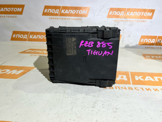блок предохранителей Volkswagen Tiguan 1 поколение 2009, 2.0 л., CAWA, бензин, АКПП, z3 / r7n, полный привод, 8F290109