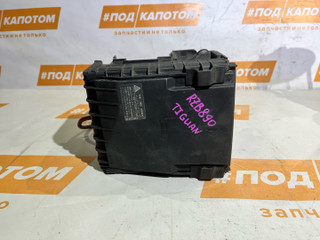 блок предохранителей Volkswagen Tiguan 1 поколение 2009, 2.0 л., CAWB, бензин, АКПП, 2t / c9x, полный привод, 8F020209