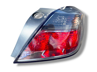 фонарь задний правый Opel Astra GTC H 2007, 1.9 л., Z19DTH, дизель, 6МКПП, lichtsilber / 163, хетчбэк 3 дв., передний привод, правый руль, 13252444, 93357460