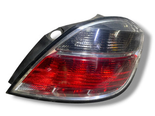 фонарь задний правый Opel Astra H 2007, 1.8 л., Z 18 XER, бензин, 5МКПП, starsilber iii, хетчбэк 5 дв., передний привод, правый руль, 13222325