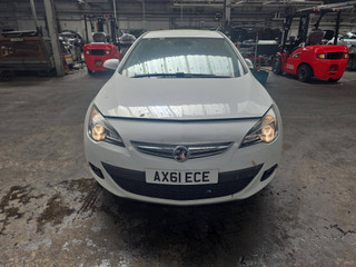 Opel Astra GTC H рест. 2011