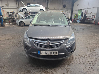 Opel Zafira 3  (C) 2014