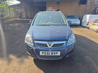 Opel Zafira Family рест. 2011