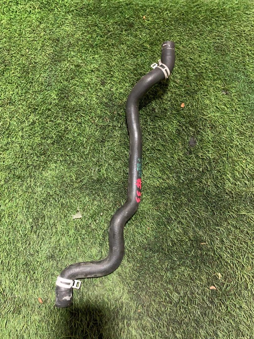 патрубок отопителя (печки) BMW 5 серия F07/F10/F11 F11 2010, 3.0 л., N55 B30 A, бензин, АКПП, белый, универсал, задний привод, правый руль, 64539119168 - фото №1