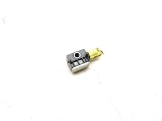датчик удара Mercedes-Benz R-Класс W251 2006, 3.0 л., CDi, OM 642.950, дизель, АКПП, iridiumsilber / 775, минивэн, полный привод, правый руль, 0038202926