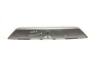 накладка двери (крышки) багажника Mitsubishi Outlander 2 поколение CW 2008, 2.0 л., DiD, BSY, дизель, 6МКПП, medium purplish gray / a39, внедорожник 5 дв., полный привод, правый руль, 5817A022ZZ
