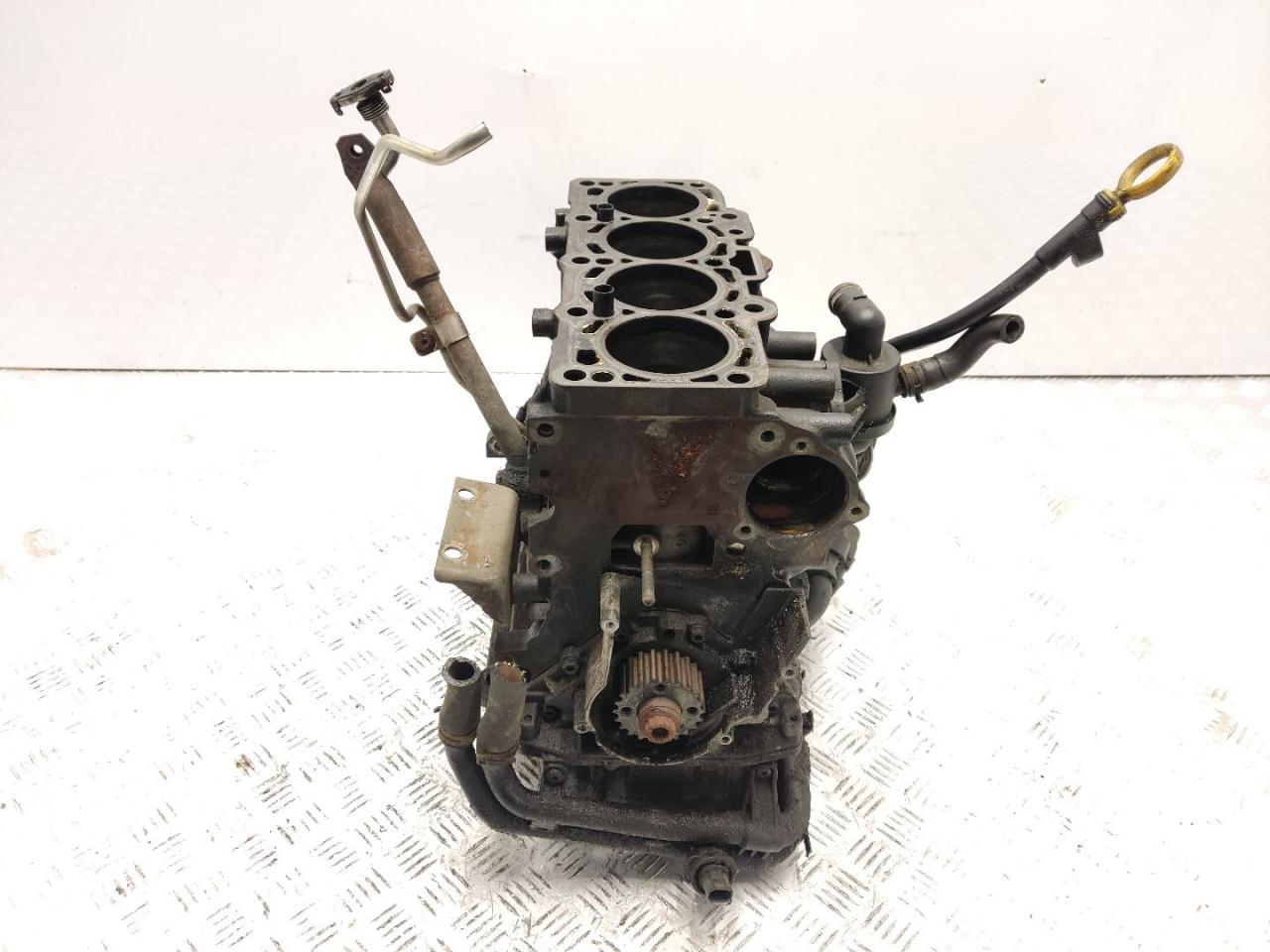 блок цилиндров SEAT Toledo 4 поколение KG 2014, 1.6 л., TDi, CAYC, дизель, 5МКПП, blanco bila / lf9e, лифтбэк, передний привод, правый руль, CAY - фото №1