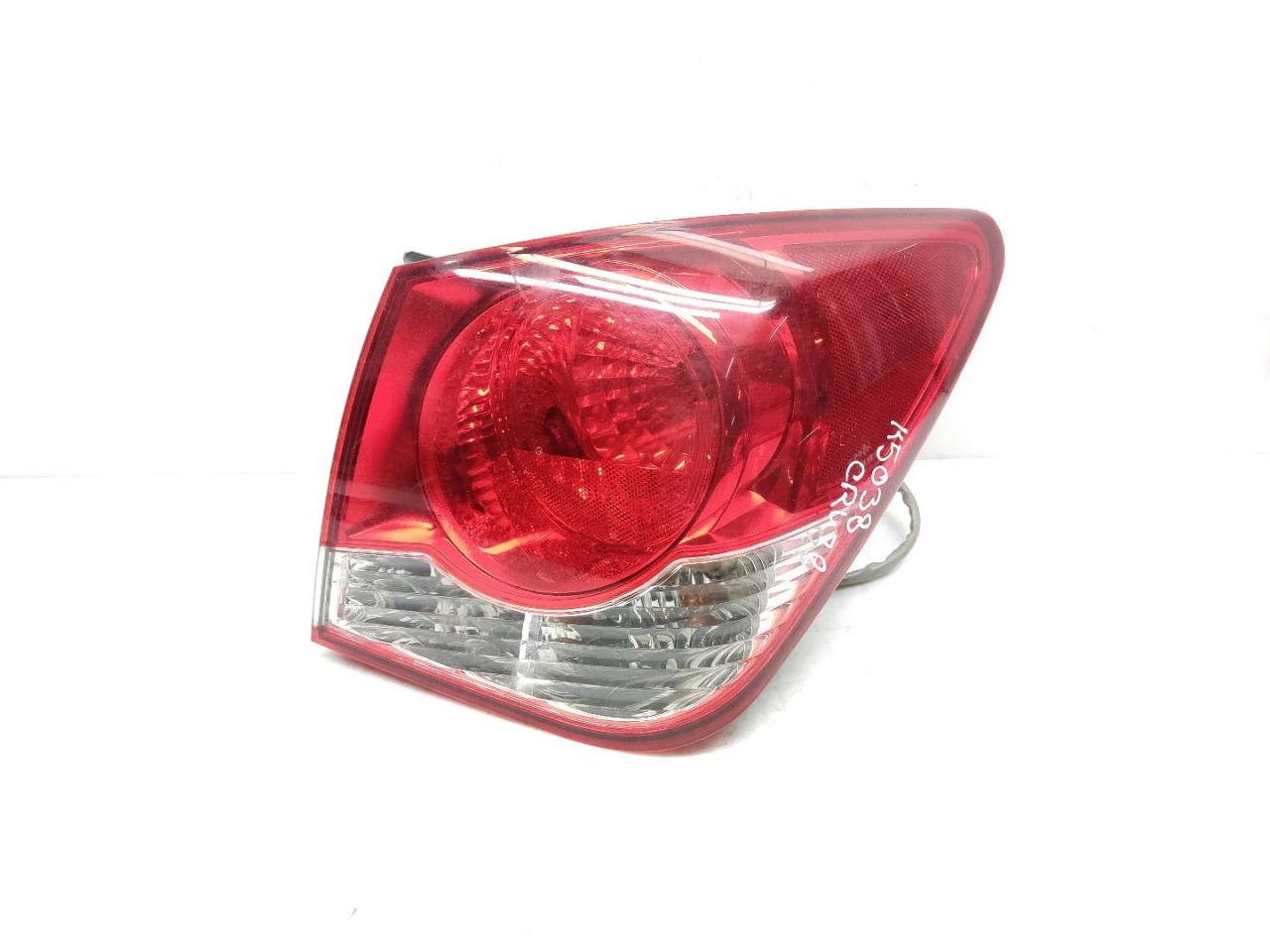 фонарь задний правый Chevrolet Cruze 1 поколение J300 2010, 2.0 л., VCDi, Z 20 DMH, дизель, 5МКПП, pewter gray / gcv, седан, передний привод, правый руль, 95965224 - фото №1