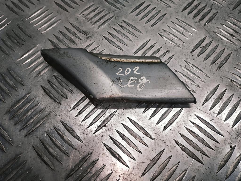 молдинг крыла заднего правого Mercedes-Benz C-Класс W202/S202 W202 1996, 1.8 л., i, M 111.920, бензин, АКПП, серебро, седан, задний привод, правый руль, 2026903462 - фото №1