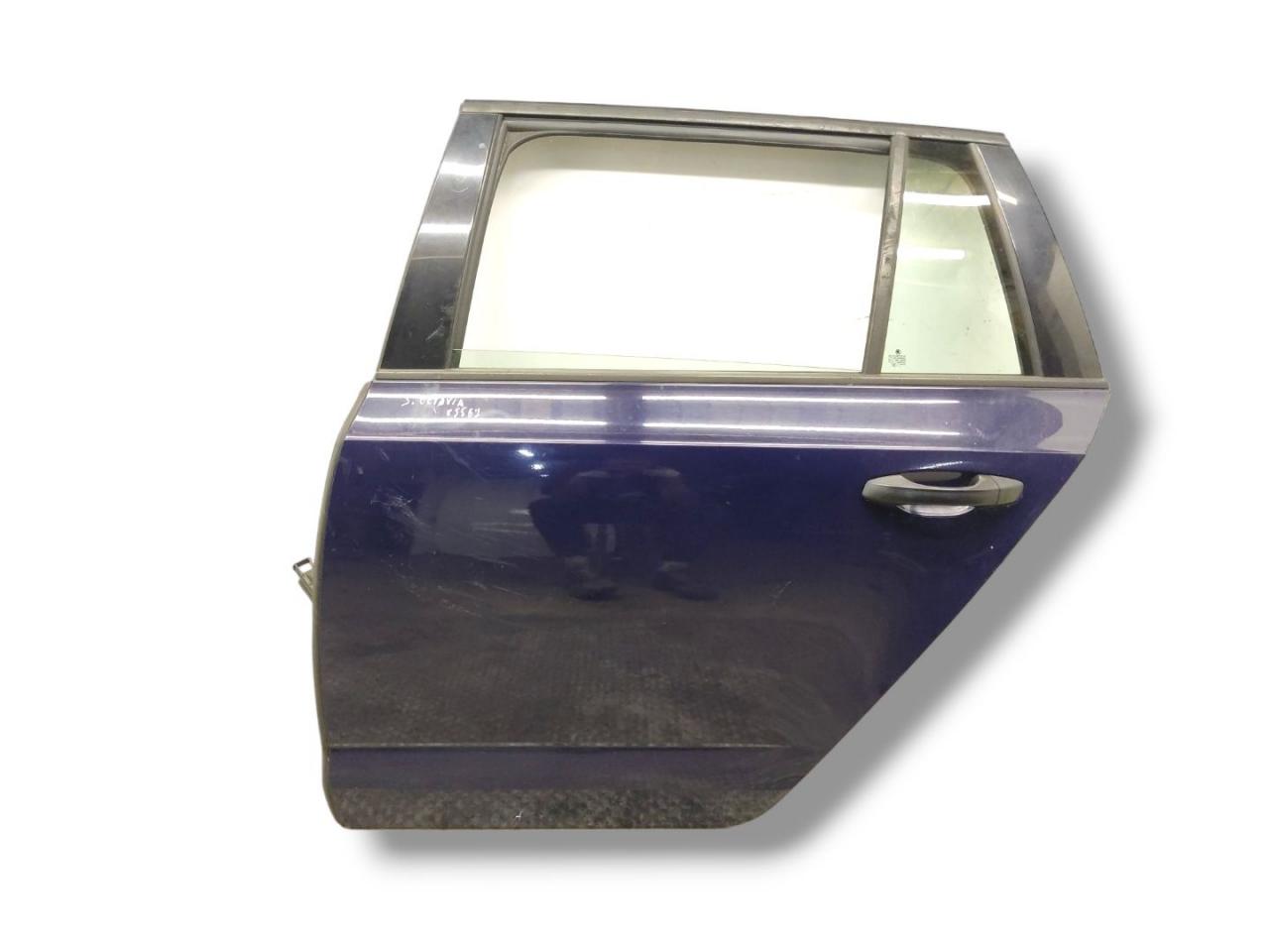 дверь задняя левая Skoda Octavia 3 поколение (A7) 5E 2013, 1.6 л., TDi, CLHA, дизель, 5МКПП, pacific blue / lf5a, универсал, передний привод, правый руль, 5E9833055C - фото №1
