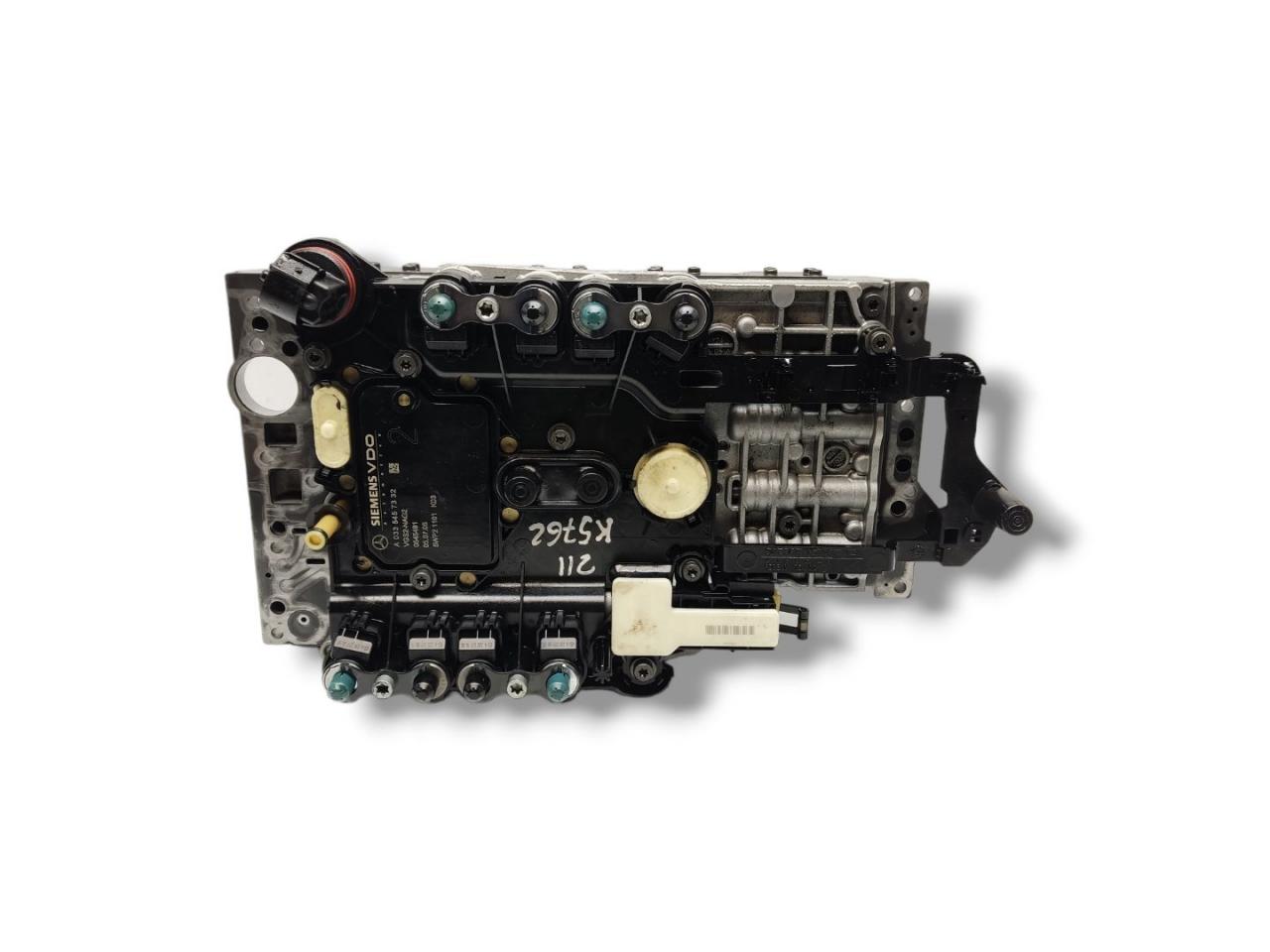 гидроблок АКПП Mercedes-Benz E-Класс W211/S211 2005, 3.0 л., CDi, OM 642.920, дизель, АКПП, cubanitsilber / 723, седан, задний привод, правый руль, A0335457332, 5WP21101K03 - фото №1