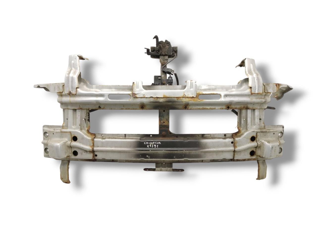 передняя панель крепления облицовки (телевизор) Chevrolet Captiva 1 поколение C100 2010, 2.0 л., VCDi, Z 20 S1, дизель, 5МКПП, silver ice / gan, внедорожник 5 дв., полный привод, правый руль - фото №1