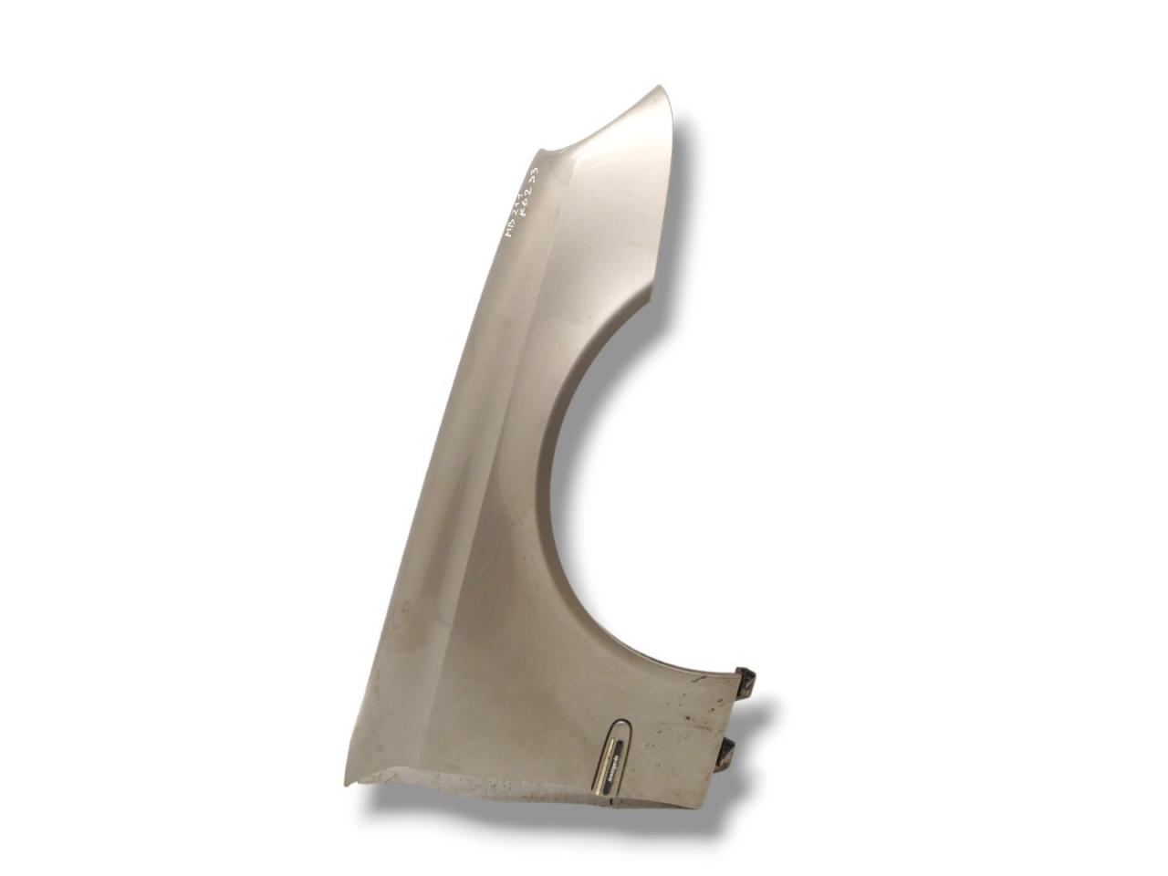 крыло переднее правое Mercedes-Benz E-Класс W211/S211 2004, 2.7 л., CDi, OM 647.961, дизель, АКПП, cubanitsilber / 723, седан, задний привод, правый руль, A2118800818, A2118801418 - фото №1