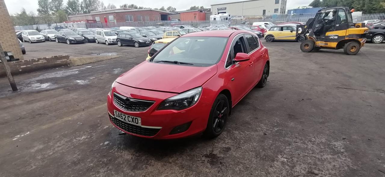 Opel Astra J 2012