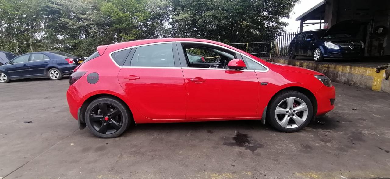 Opel Astra J 2012