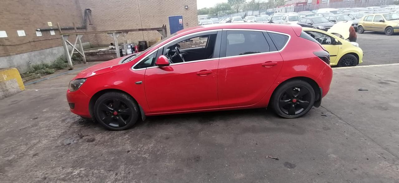Opel Astra J 2012