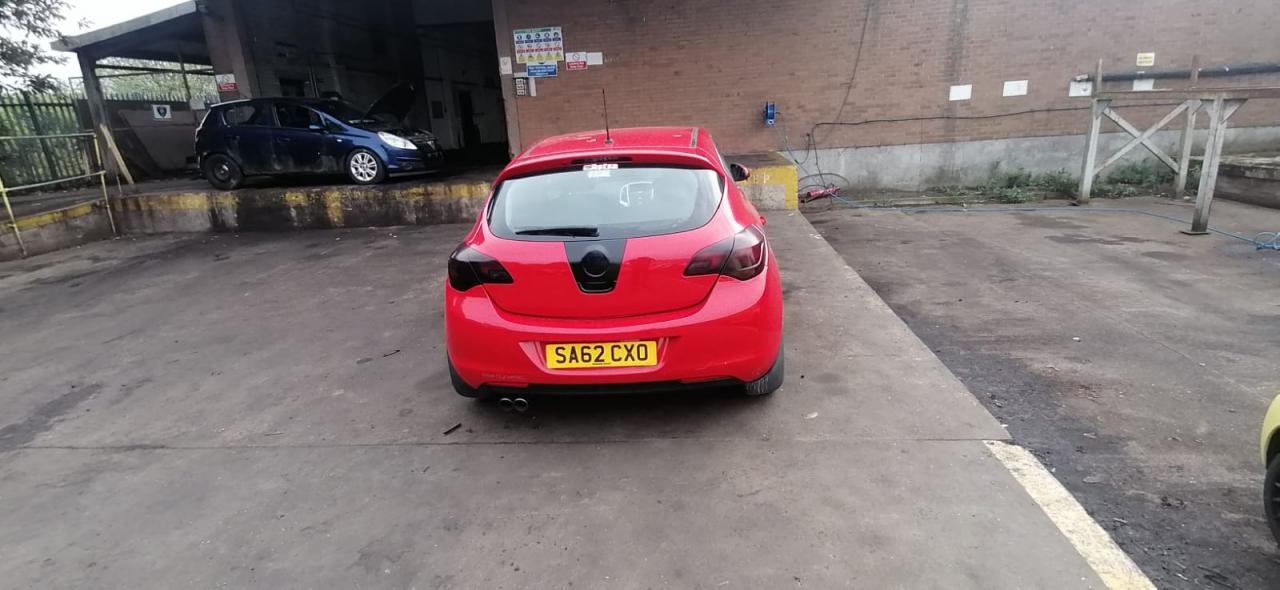 Opel Astra J 2012