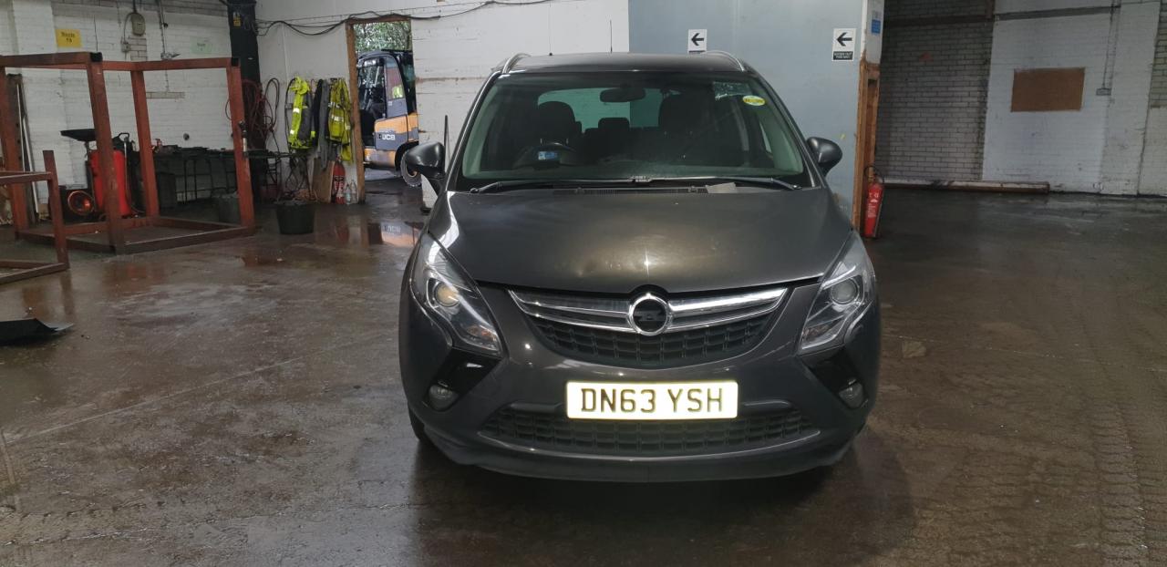Opel Zafira 3  (C) 2013