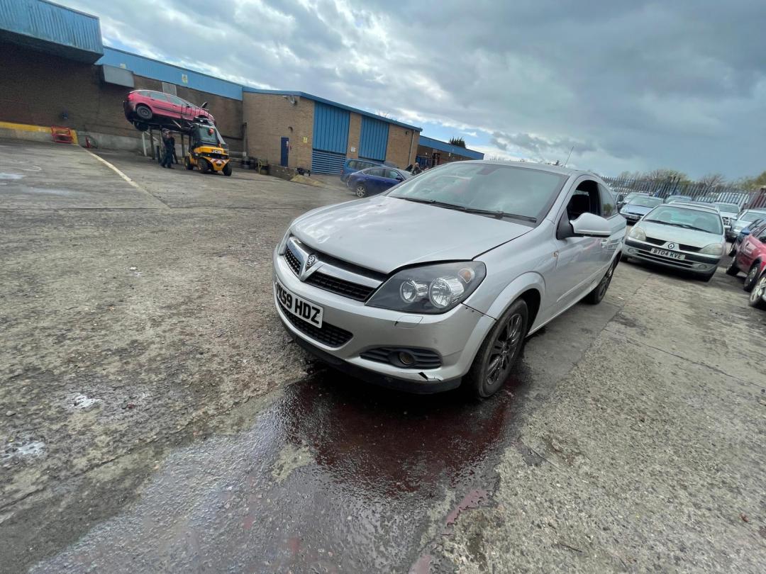 Opel Astra GTC H рест. 2009