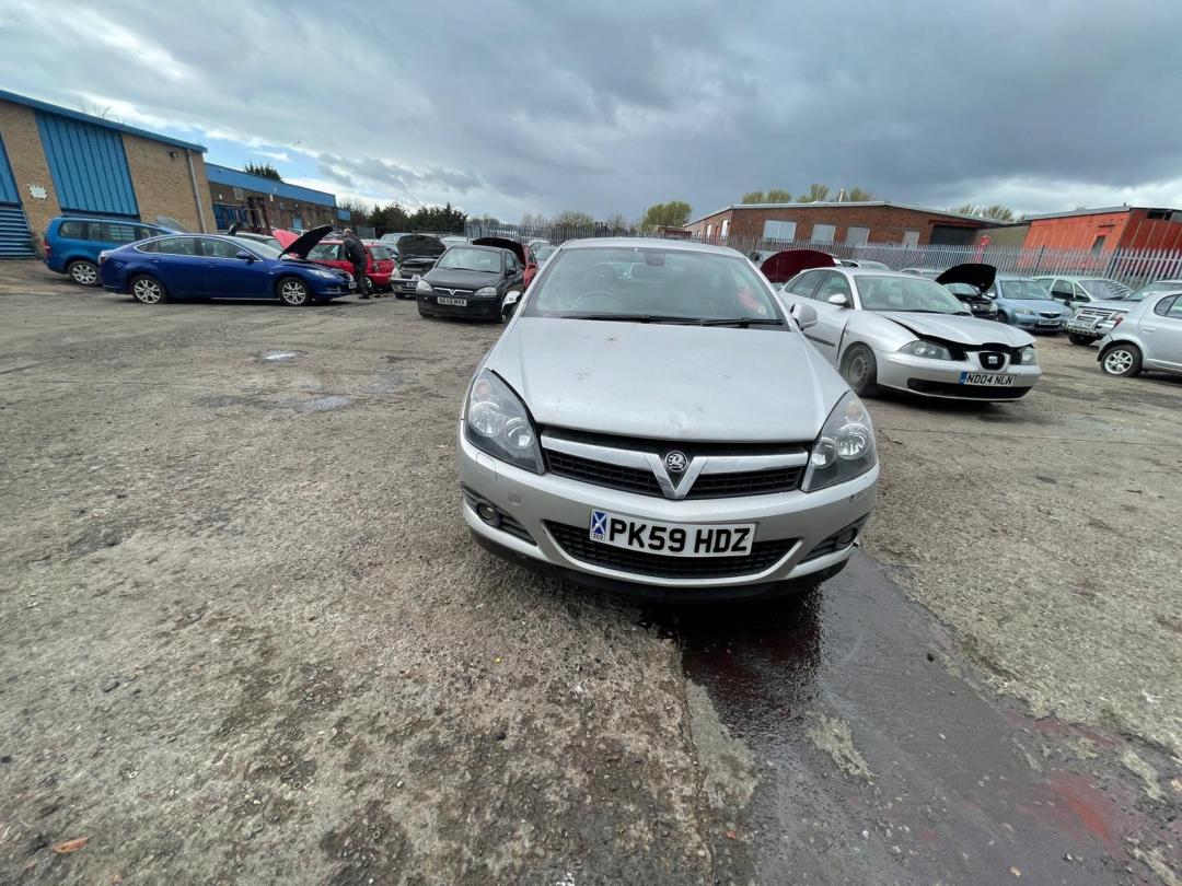 Opel Astra GTC H рест. 2009