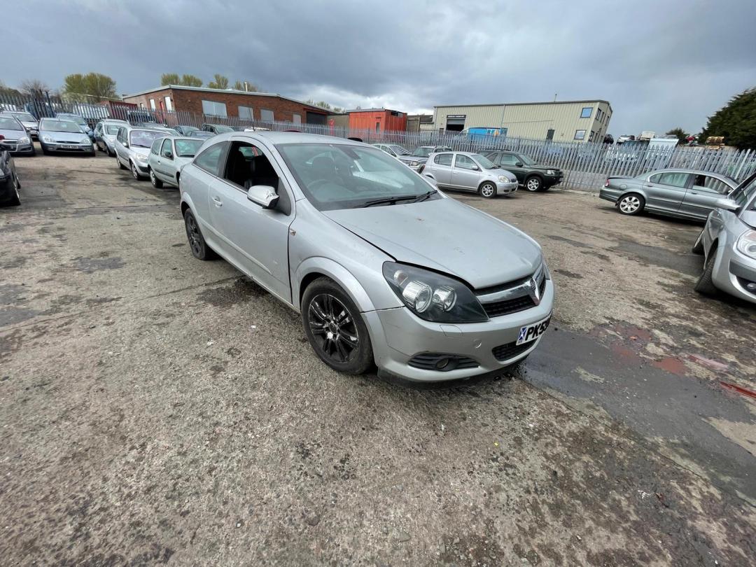 Opel Astra GTC H рест. 2009