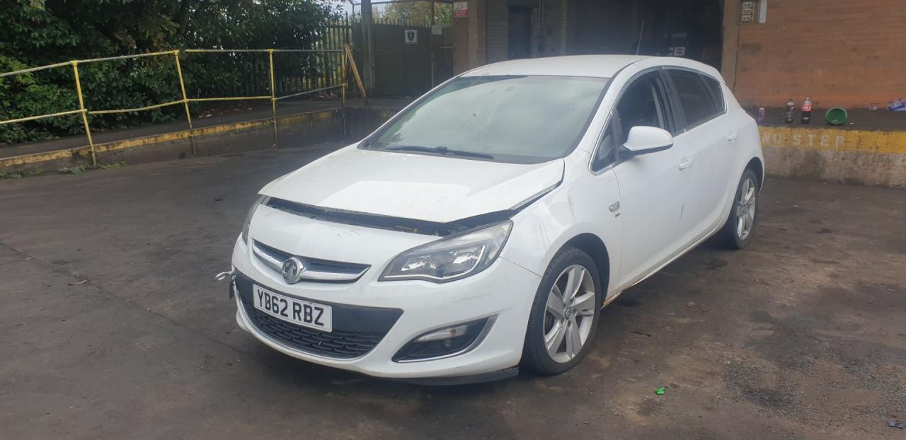 Opel Astra J рест. 2013
