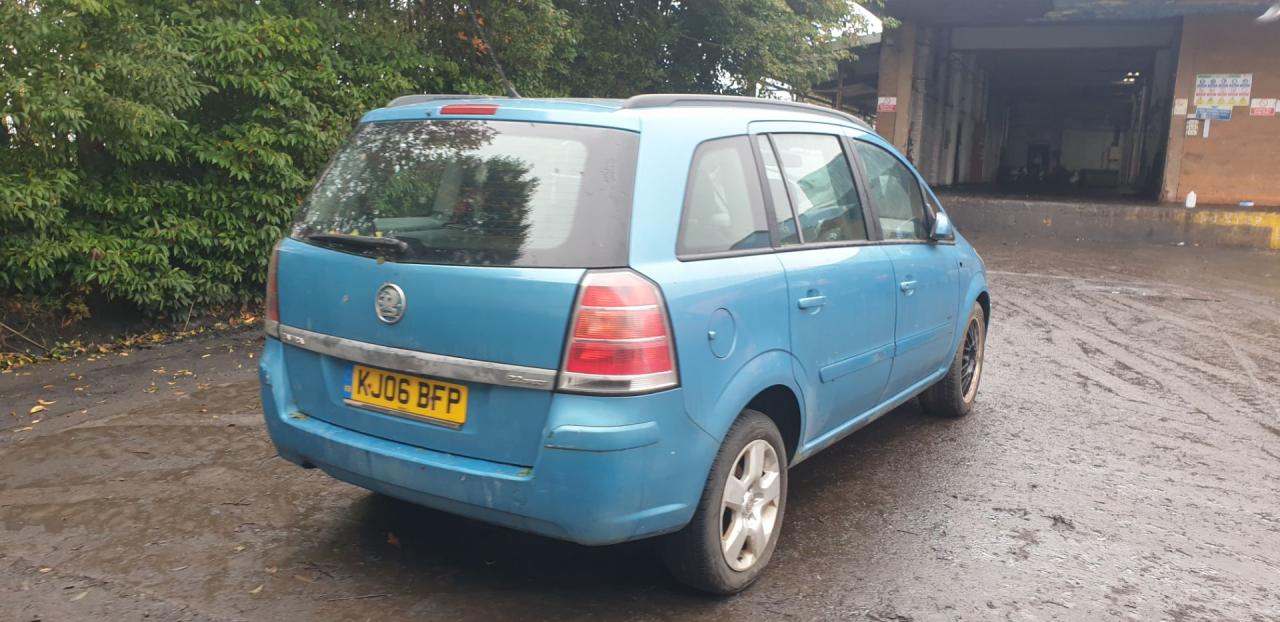 Opel Zafira 2  (B) 2006