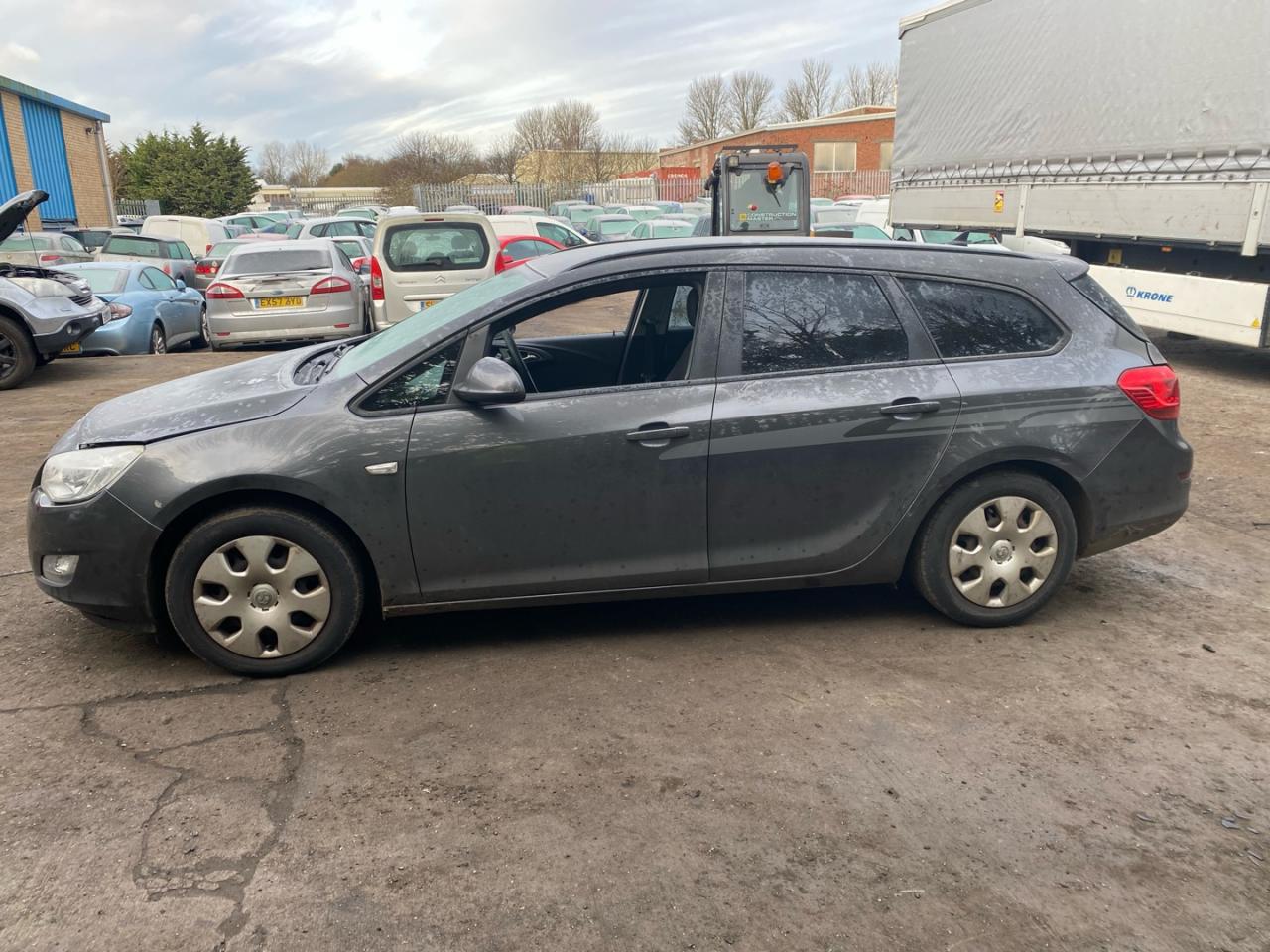 Opel Astra J 2011