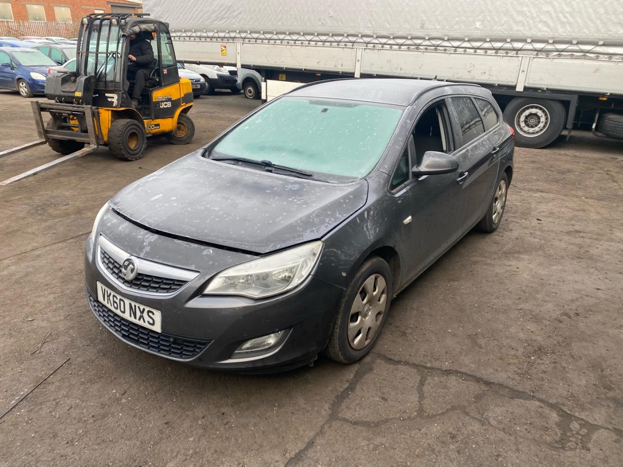 Opel Astra J 2011