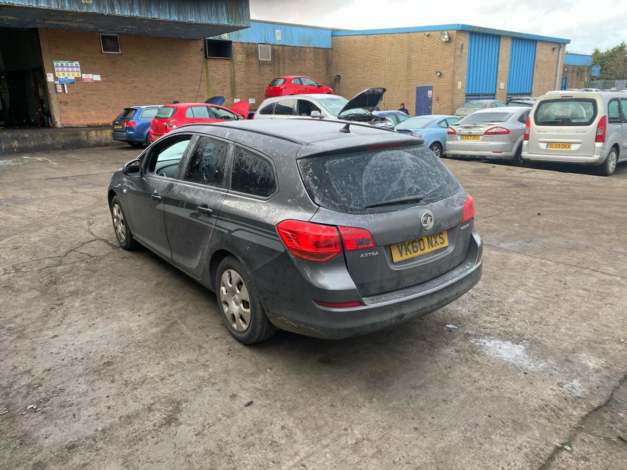 Opel Astra J 2011
