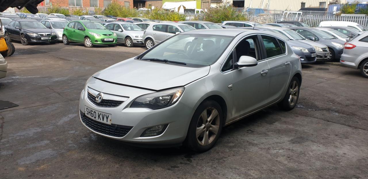 Opel Astra J 2010