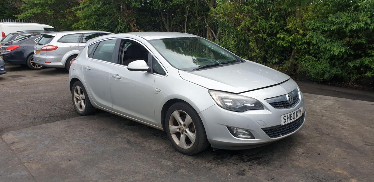 Opel Astra J 2010