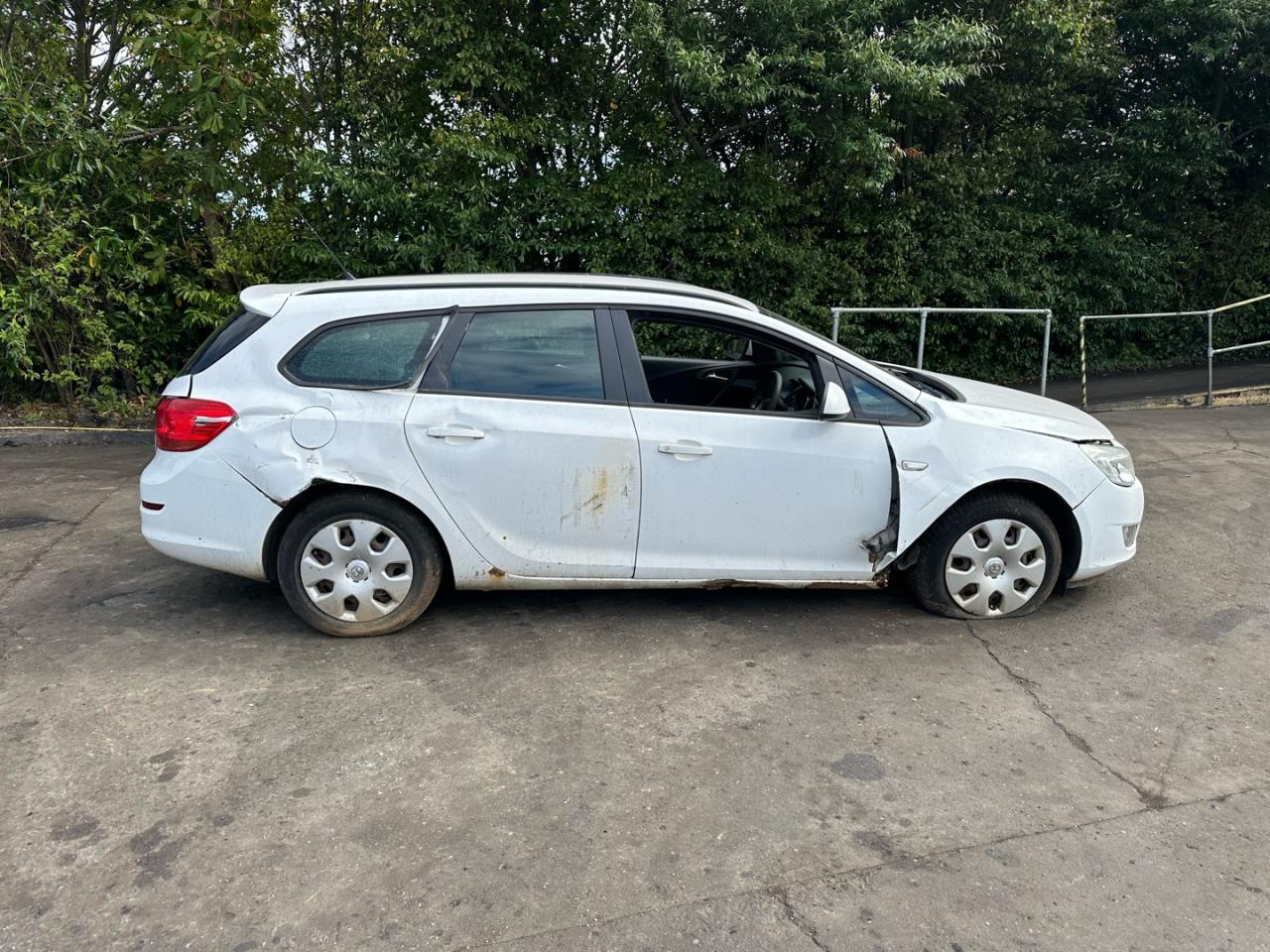 Opel Astra J 2012