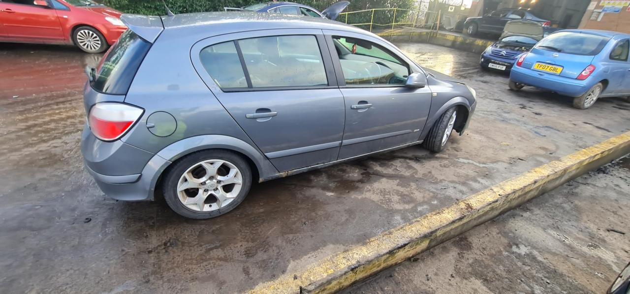 Opel Astra H 2004