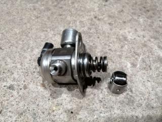 ТНВД Skoda Octavia 3 поколение (A7) 2015, 1.4 л., бензин, 04E127025B