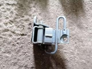 петля двери Volkswagen Touareg 1 поколение 2005, 7L0831412