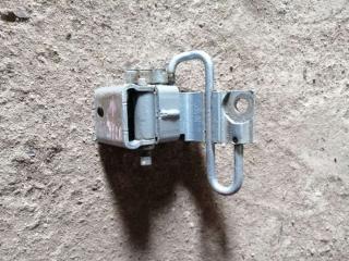 петля двери Volkswagen Touareg 1 поколение 2005, 7L0831411