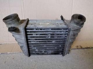 интеркулер Audi TT 8N 2000, 1.8 л., бензин, 8L9145805H