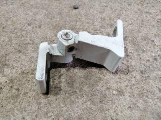 петля двери Skoda Yeti 1 поколение 2011, 1.2 л., бензин, 8K0631402A