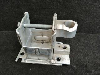 Кронштейн усилителя бампера переднего (домик) Audi A8 D3 [рестайлинг] 2007, 4.2 л., дизель, 4E0807134AB